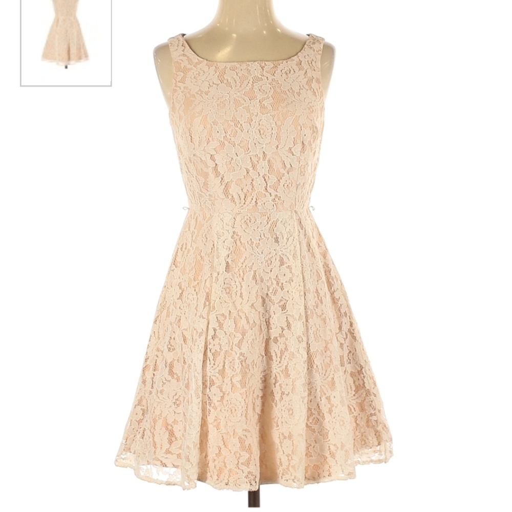 Lauren Conrad size 4 lace cocktail dress in cream